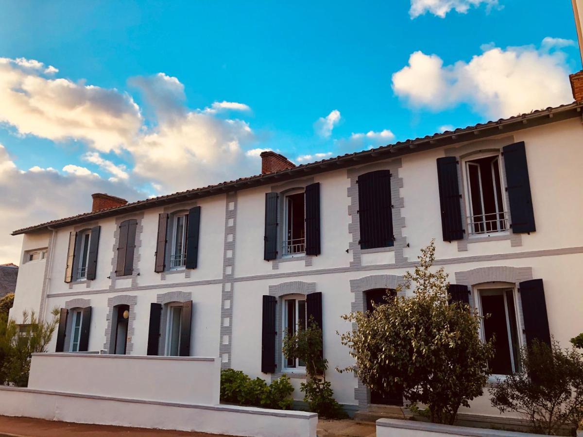 Les Baigneurs Hotel แซงต์-ฌีย์-ครัว-เดอ-วี ภายนอก รูปภาพ
